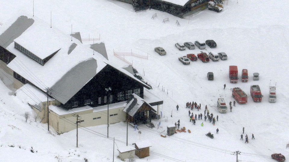 Japonya'da volkan patladı, yaralılar var!