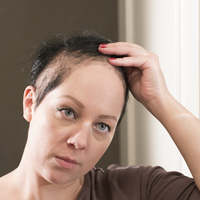 Saç yolan kuaför... Bazen yaptığının farkına bile varmıyor!