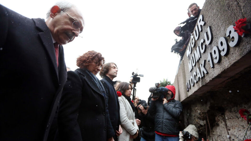 Uğur Mumcu evinin önünde anıldı