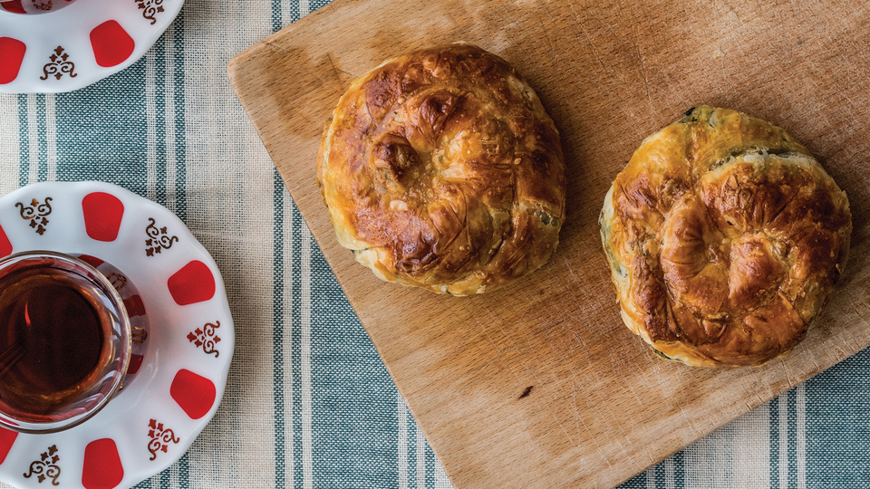 Patlıcanlı gül böreği