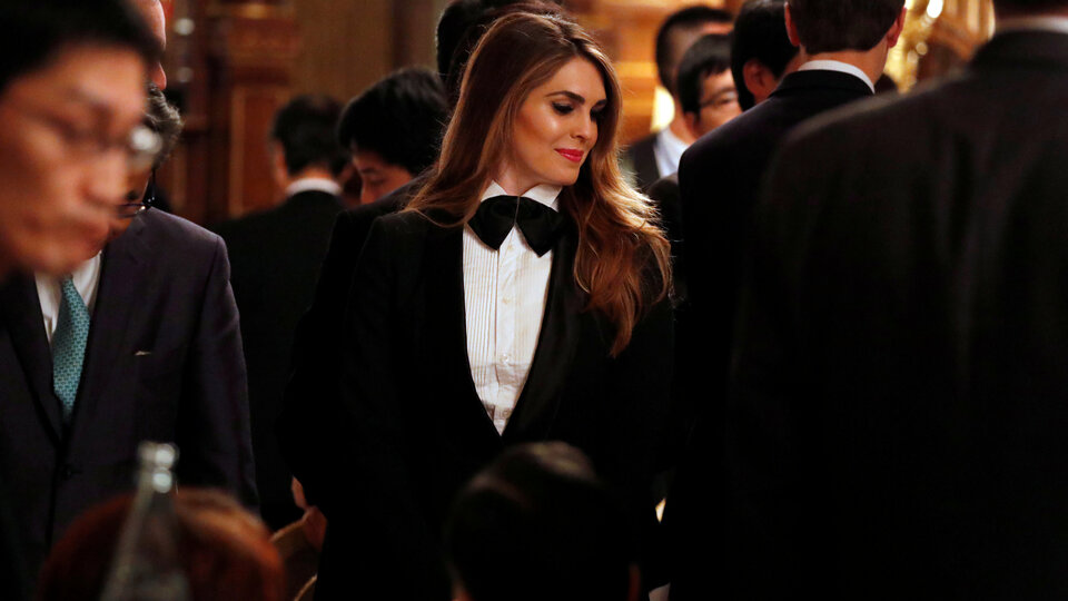 Beyaz Saray'ı sarsan iddia: Trump, 29 yaşındaki danışmanıyla aşk yaşıyor!