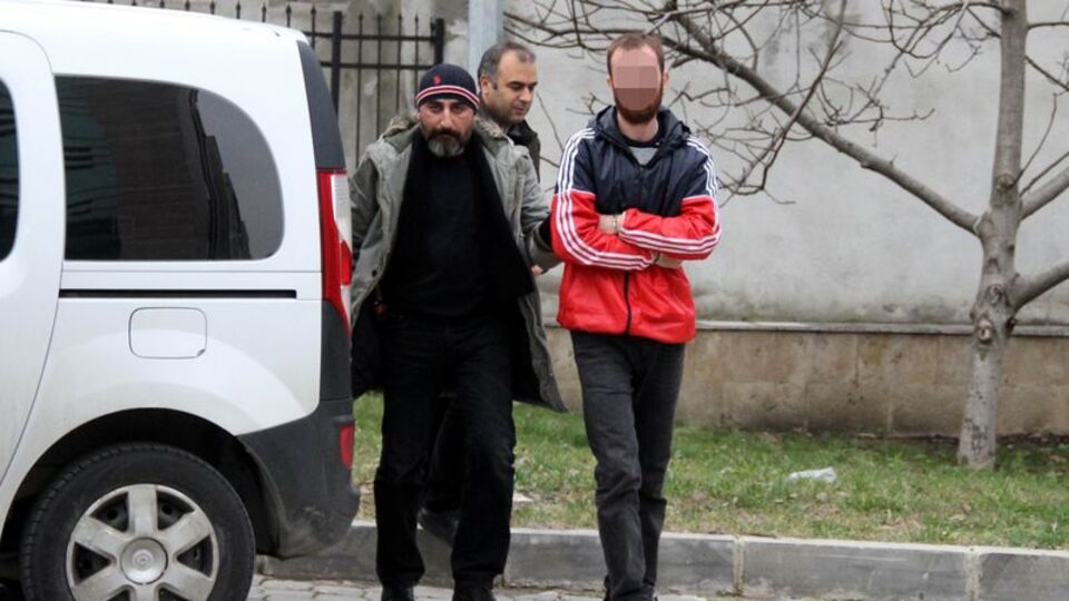 Eski öğrencisinin fotoğrafıyla eskort hesabı açtı!