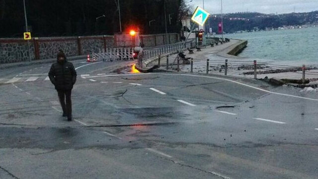 İstanbullulara büyük şok! Tarabya'da yol çöktü