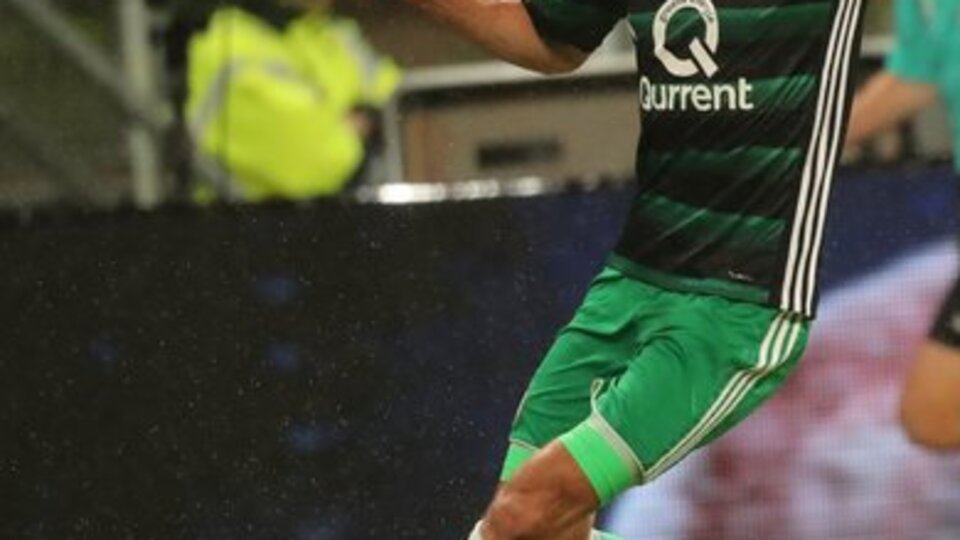 Van Persie ilk maçına çıktı