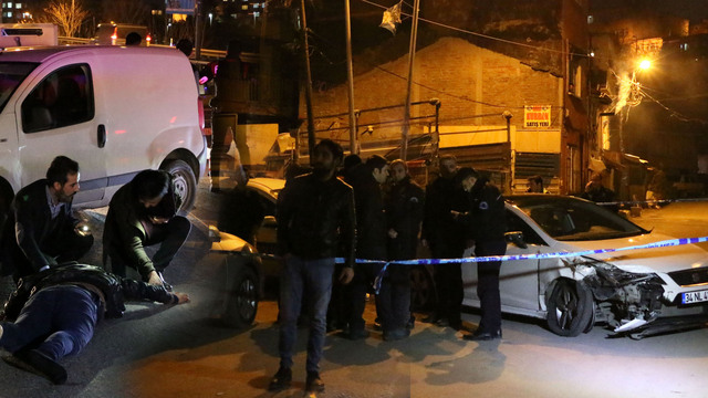 Beyoğlu'nda nefes kesen kovalamaca! Ortalığı savaş alanına çevirdiler