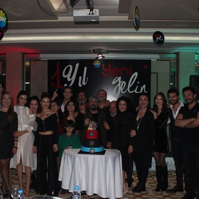 Birinci yılını kutlayan Yeni Gelin yine zirvede!