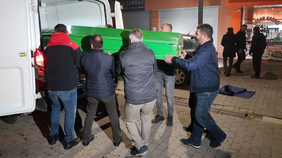 Kasapta tartışma kanlı bitti! Kardeşlere kurşun yağdırdı