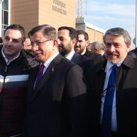 Davutoğlu: 15 Temmuz'da olduğu gibi Afrin'de de omuz omuza vermeliyiz