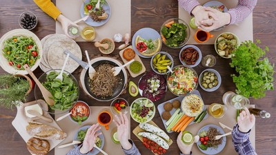 Dikkat yemeden önce bir daha düşünün! O yiyecekler hastalık taşıyor...