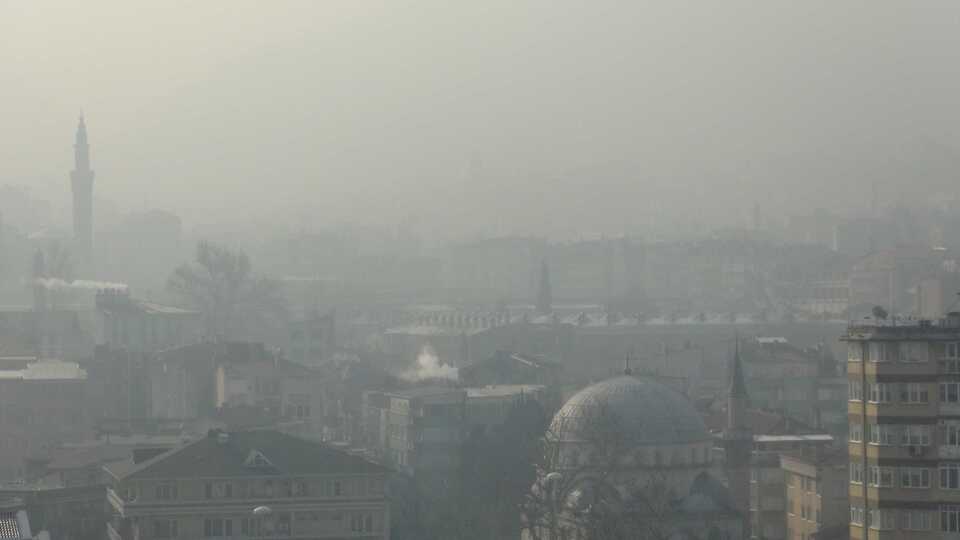 Hava kirliliği kritik seviyeye ulaştı! Yaşlılar ve çocuklar için uyarı yapıldı