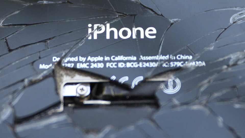 iPhone'ları yavaşlatan Apple'a bir şok daha!