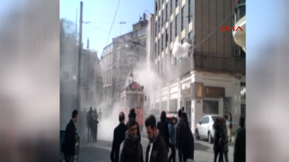 İstiklal Caddesi'nde panik anları! Tramvay seferleri aksadı