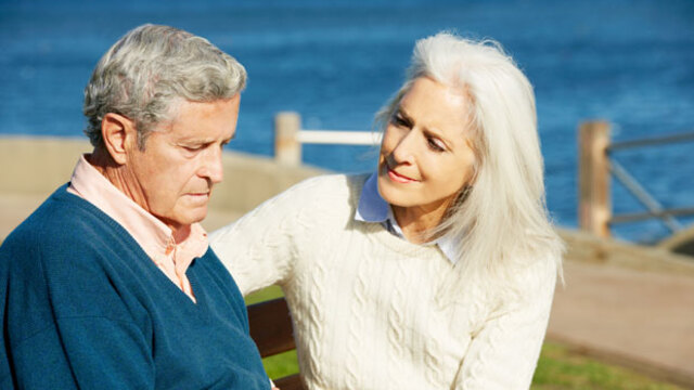 Diş eti hastalıkları Alzheimer'a yol açıyor!