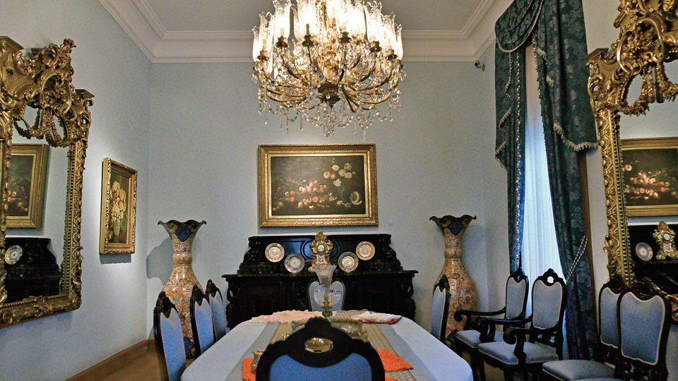 Boğaziçi'nde Bir Hanedan