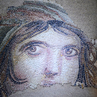 Çingene Kızı'nı görebilmek için oraya akın ediyorlar!