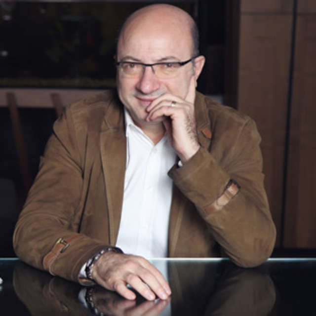 İlhan Cihaner: Sol söylem sağı kucaklar