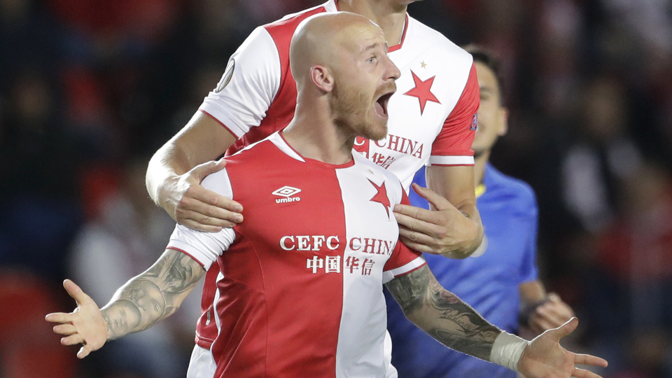 Miroslav Stoch orta sahadan attı!