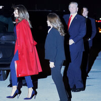 First lady, Trump ile poz vermeyi reddetti!