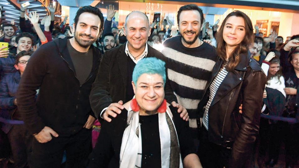 Bursa'da 'Cebimdeki Yabancı' izdihamı