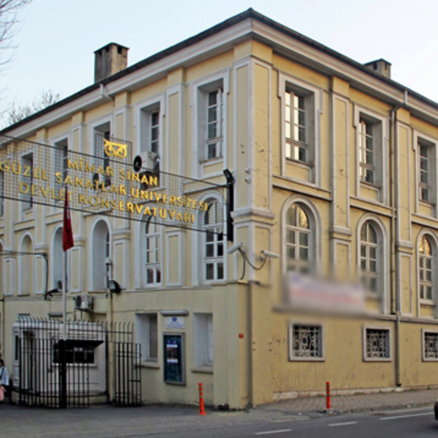 Mimar Sinan'da kırbaçlı işkence!