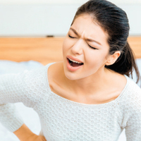 Taş düşürmek için yürür tarzda koşun