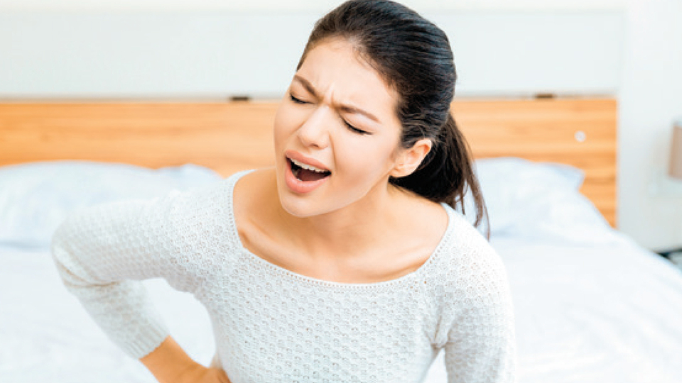 Taş düşürmek için yürür tarzda koşun