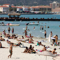 Yerli turistler tatillerini akraba evlerinde geçiriyor