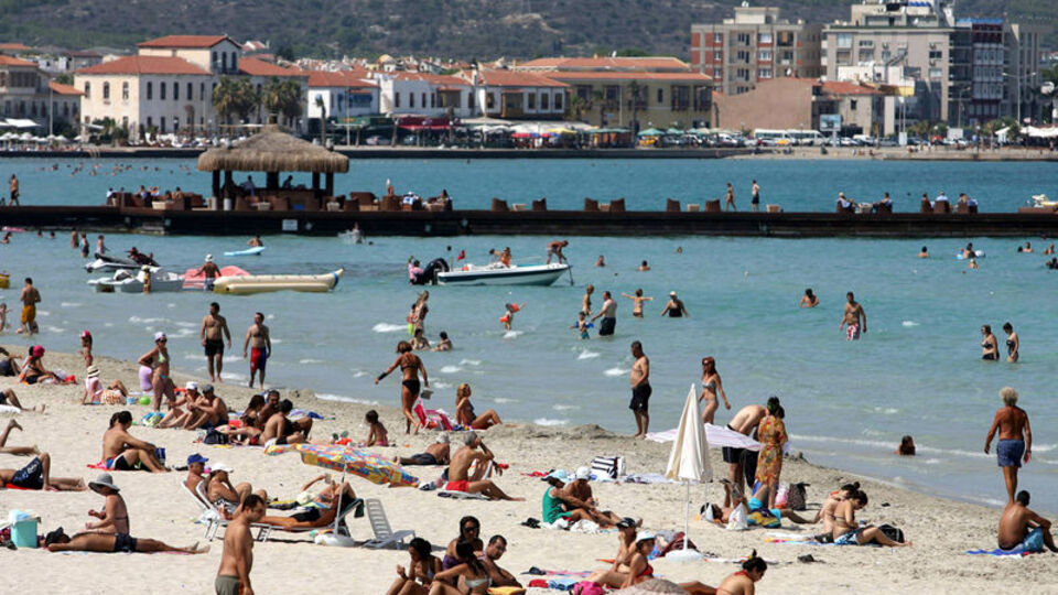 Yerli turistler tatillerini akraba evlerinde geçiriyor