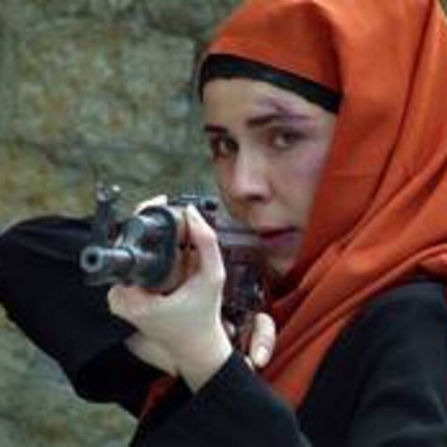 Gizli görevle Suriye'ye giden Selin, teröristle karşı karşıya kalıyor!