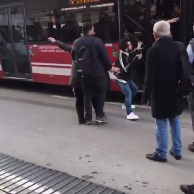 Biri servis sürücüsü diğeri belediye otobüsü şoförü! Bu andan sonrası korkunç