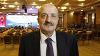 "Başarıya ulaşırsa elini değil, ayağının altını öperim"