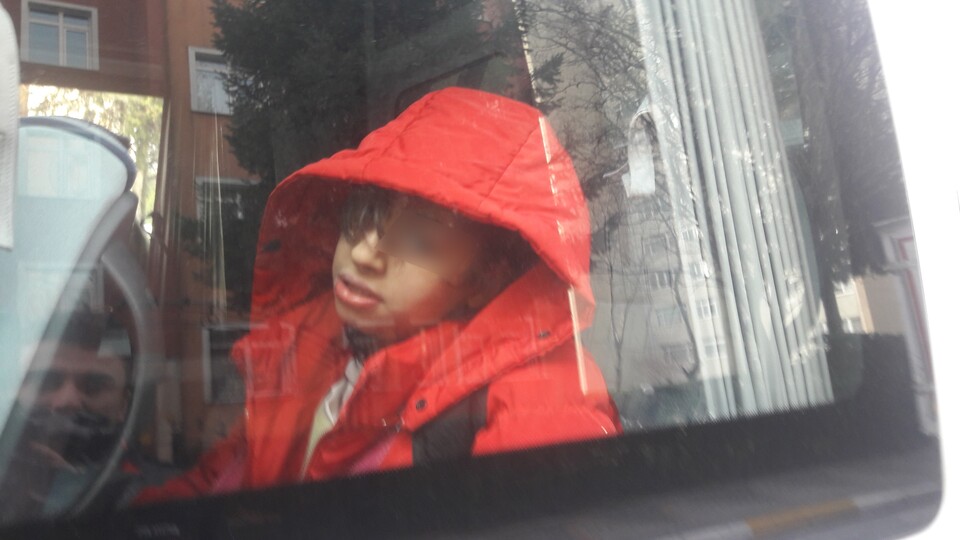 Engelli öğrenciyi serviste unuttular!