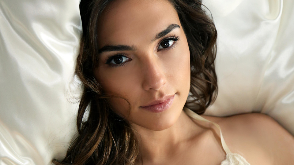 Ünlülere internette korkunç tuzak!