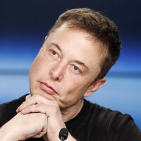 Elon Musk yenilgiyi kabul etti! On binlerce sipariş iptal!