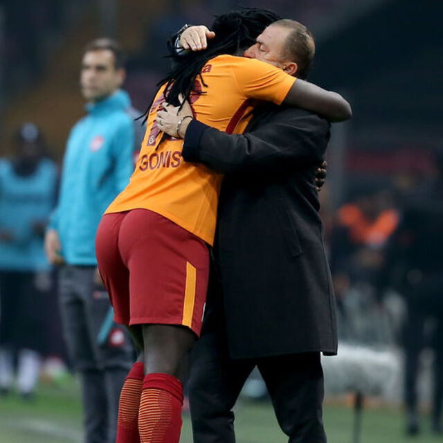 Dün akşam Gomis'in mesajı...