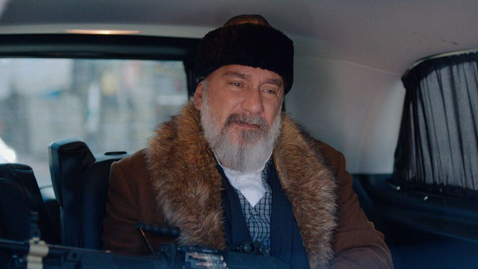 "Piton gibi dolanacağım boynuna"