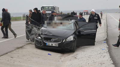 Korkunç kaza! Sıkışıp kaldılar