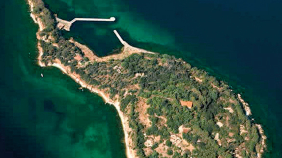 İmralı'nın üzerinde uçuş kararı