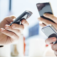 İki havalimanı parasını cep telefonuna ödedik