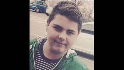 17 yaşındaki genç halı sahada kalbine yenildi!