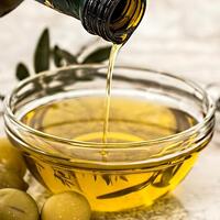 Kaliteli zeytinyağını anlamanın püf noktası! Eğer boğazınızı yakıyorsa...