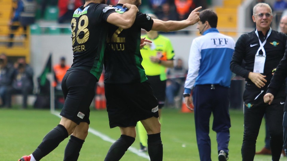 Akhisar nefes aldı!