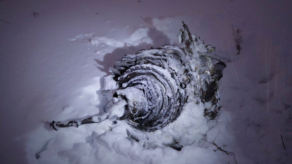 Rusya'da düşen uçağın görüntüleri ortaya çıktı