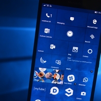 O telefonların devri bitiyor! İki isim daha terk etti!