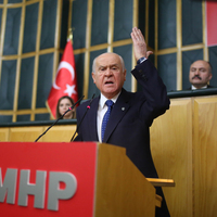 Bahçeli'nin sözleri salonu ayağa kaldırdı: "Alttan alanın kanı kurusun"