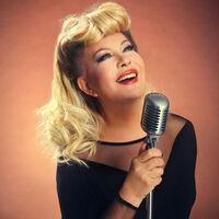 Emel Sayın kaç yaşında, nerelidir?