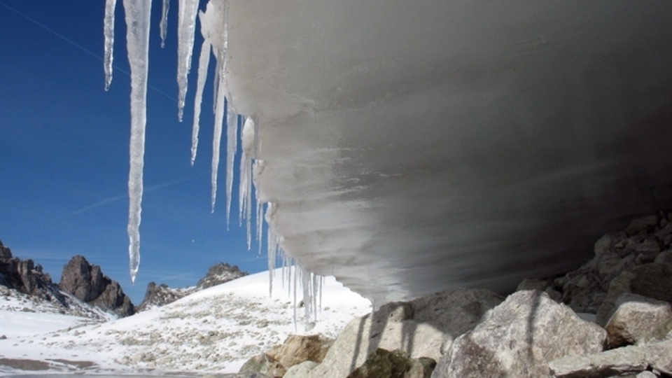 İsviçre buz tuttu: Eksi 27 derece
