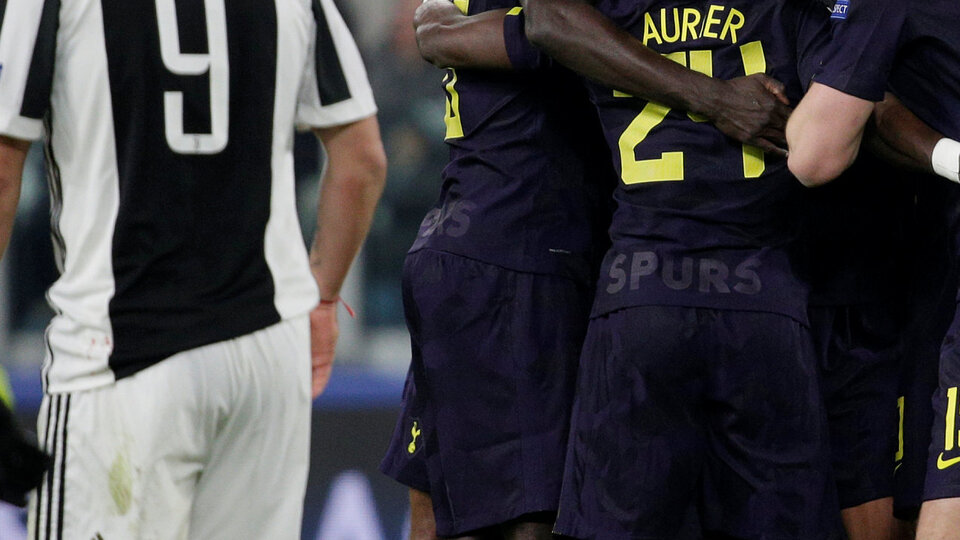 Higuain 'tur' dedi, Kane ve Eriksen engelledi!