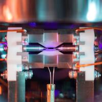 Dünyanın en özel fotoğrafı: Tek bir atom fotoğraflandı!