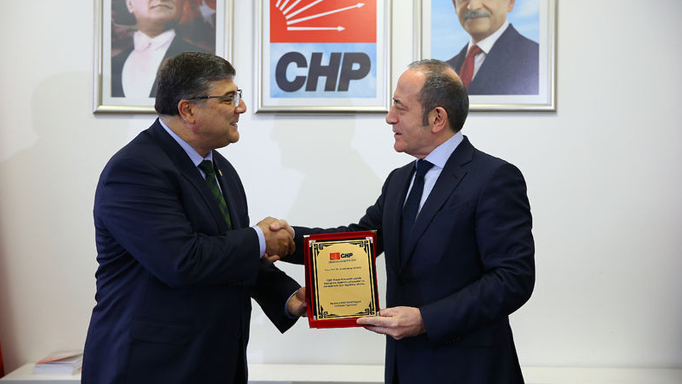 CHP'de devir teslim töreni